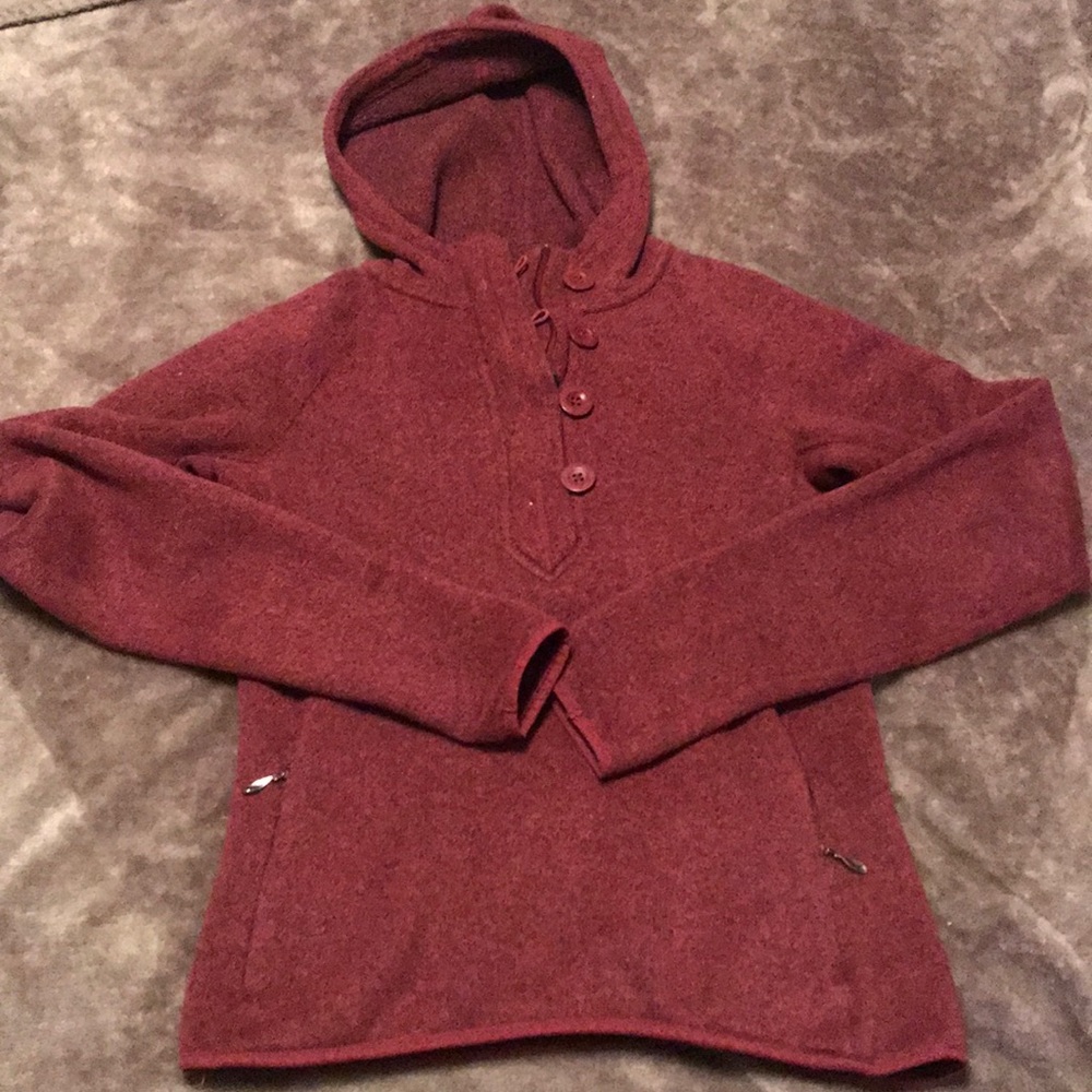 North face sweater/sweatshirt